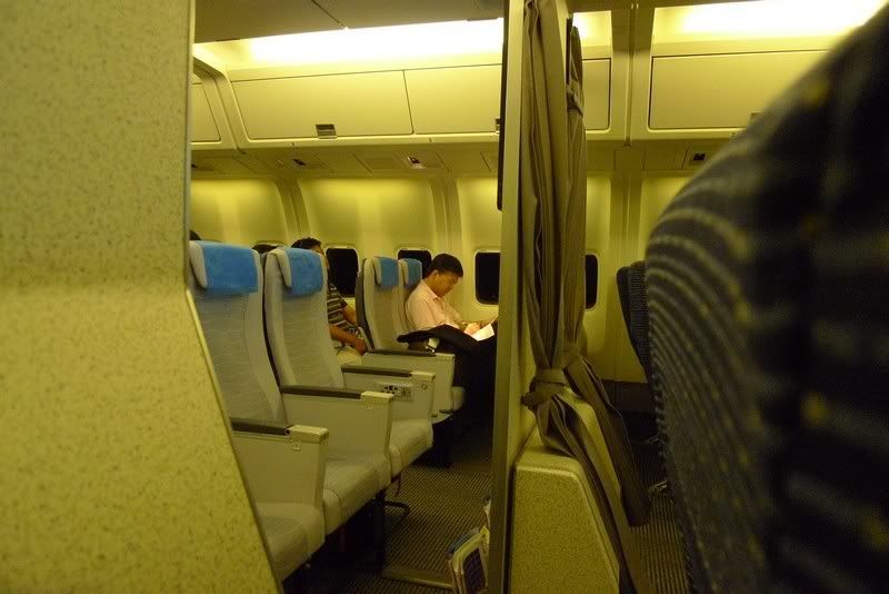 http://i195.photobucket.com/albums/z23/sutrakhk/Flight/Japan/Part6/027.jpg