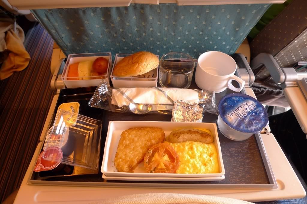 http://i195.photobucket.com/albums/z23/sutrakhk/Flight/Singapore6/12.jpg