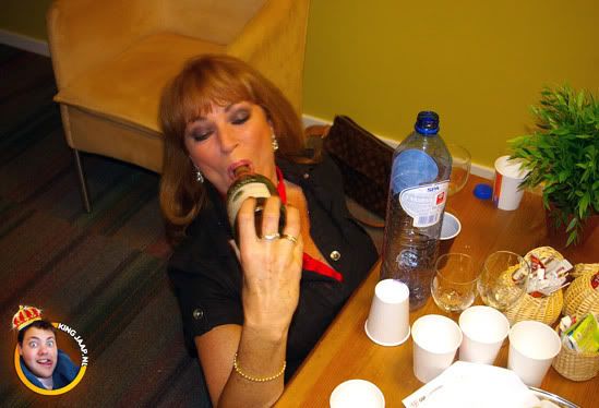 [img width=549 height=374]http://i195.photobucket.com/albums/z234/kingjaap/juni/jensen9.jpg[/img]