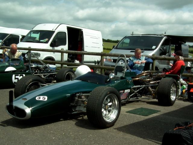 http://i195.photobucket.com/albums/z250/BikerGran_photos/Gurston%20Down%20220615/DSCF0007.jpg