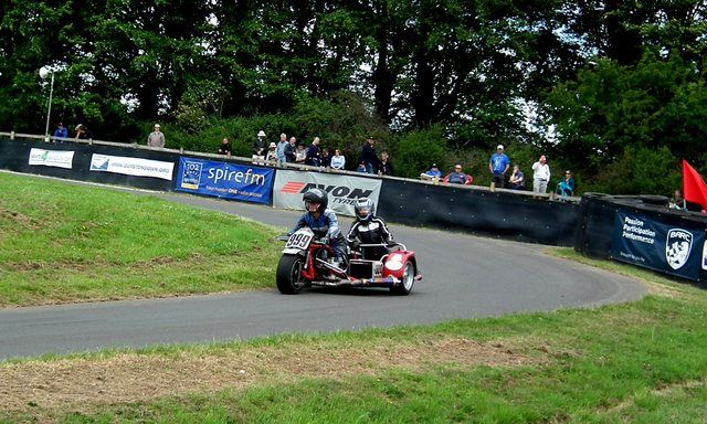 http://i195.photobucket.com/albums/z250/BikerGran_photos/Gurston%20Down%20220615/DSCF0028.jpg