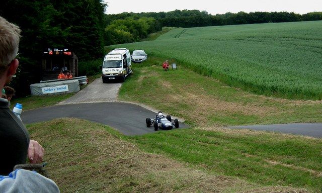 http://i195.photobucket.com/albums/z250/BikerGran_photos/Gurston%20Down%20220615/DSCF0035_1.jpg