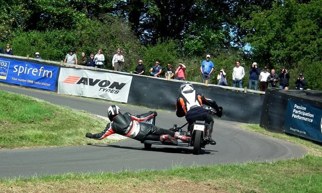 http://i195.photobucket.com/albums/z250/BikerGran_photos/Gurston%20Down%20220615/DSCF0091.jpg