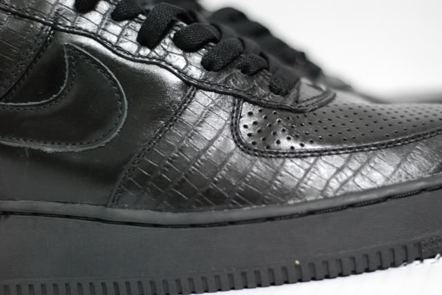 Nike Aire Force 1 - UnHTM