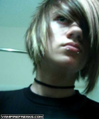 hot emo boys pic. emo-oys-are-hot.jpg HOT EMO